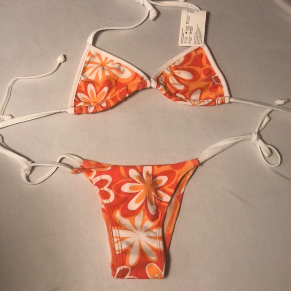 Brazilian bikinis - Picture 3 of 8